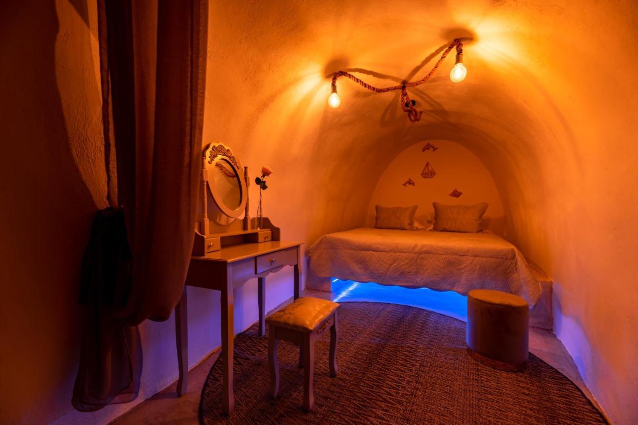Black Bay Caves Suites Akrotírion Exteriör bild