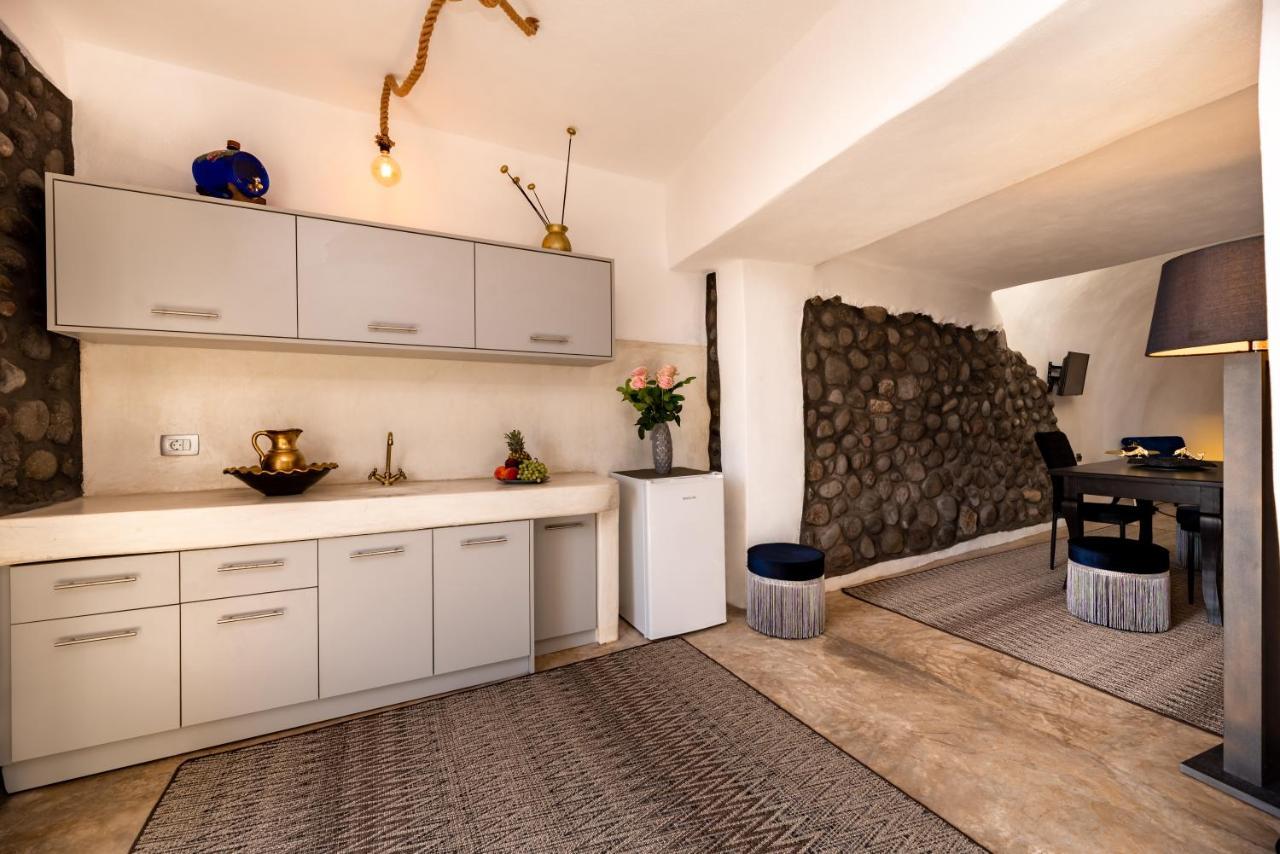 Black Bay Caves Suites Akrotírion Exteriör bild